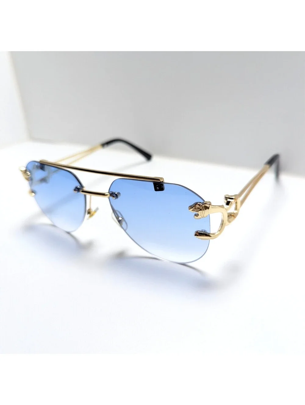 N/A classic chic